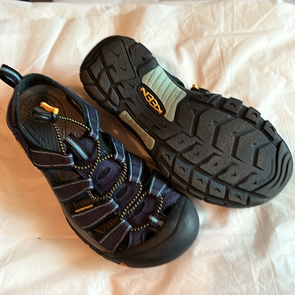 Keene Womens Size 7 Dark Blue like New Samdals - Picture 2 of 5